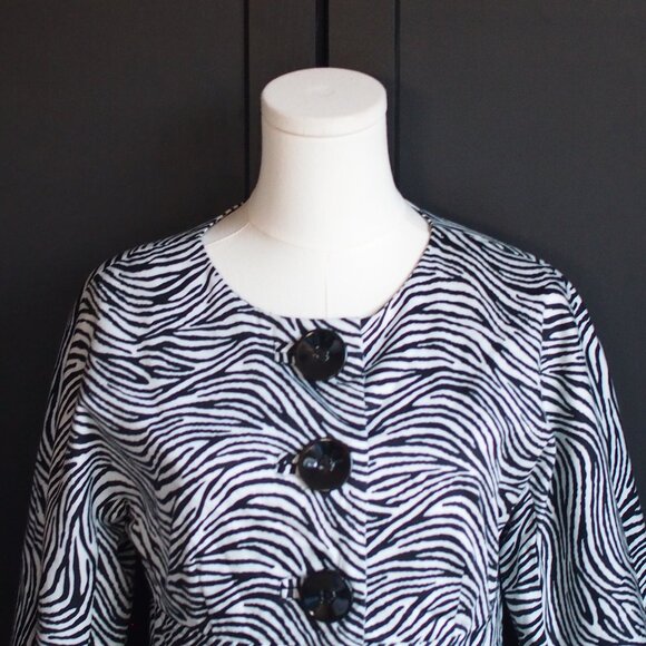 Alexandra Bartlett | 3/4 Sleeve Zebra Print Jacket - Picture 3 of 6
